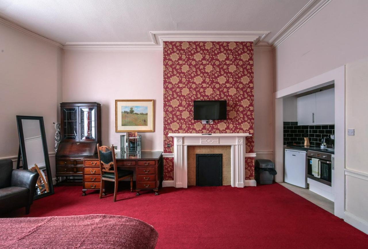 - Rodney Street Apartment